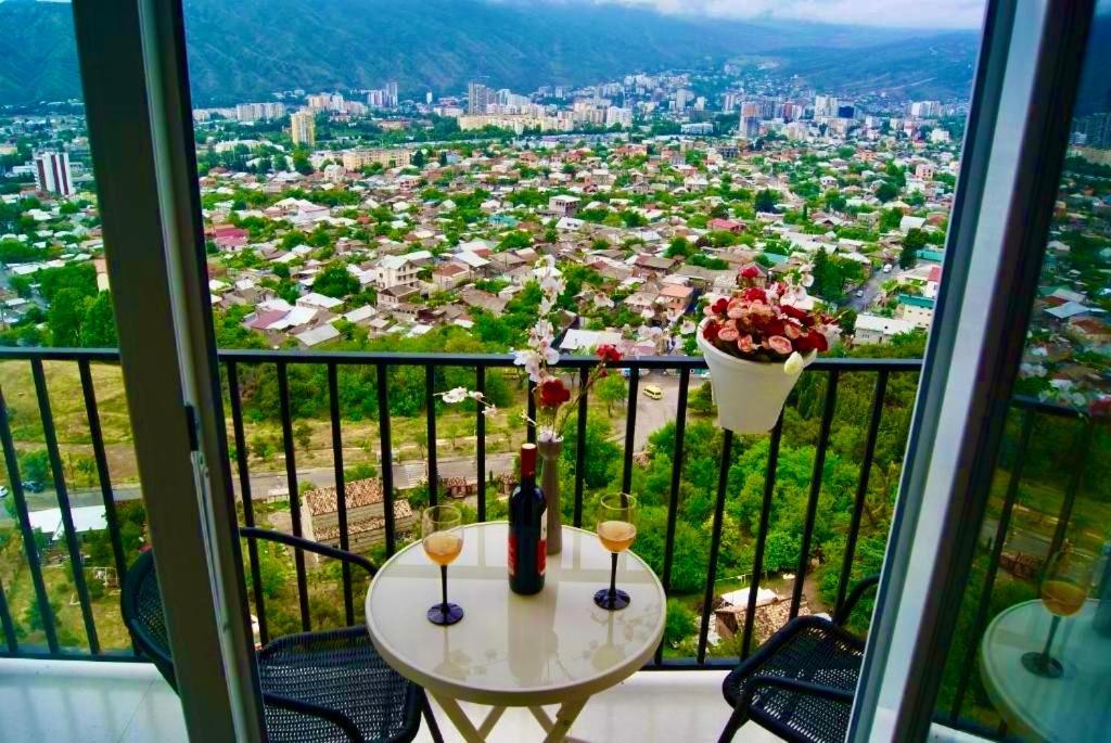 Vazi Aparthotel ティビリシ エクステリア 写真
